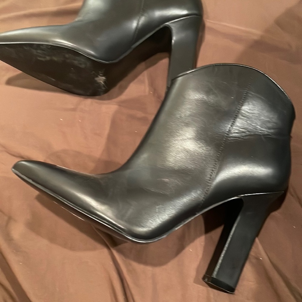 Black booties USED